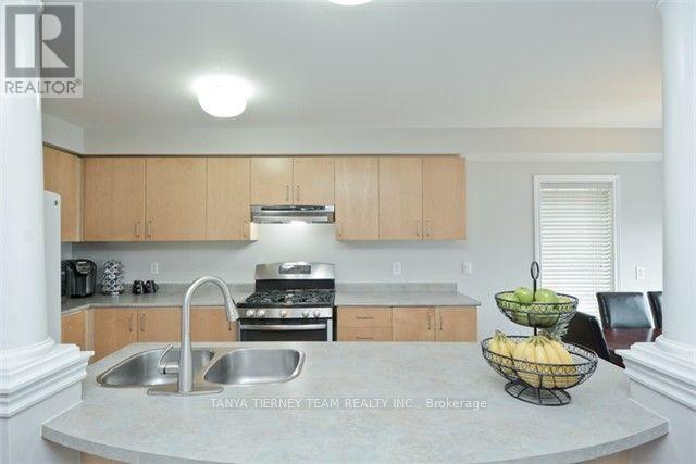 64 Melody Drive, Whitby, Ontario  L1M 1K2 - Photo 10 - E13636340