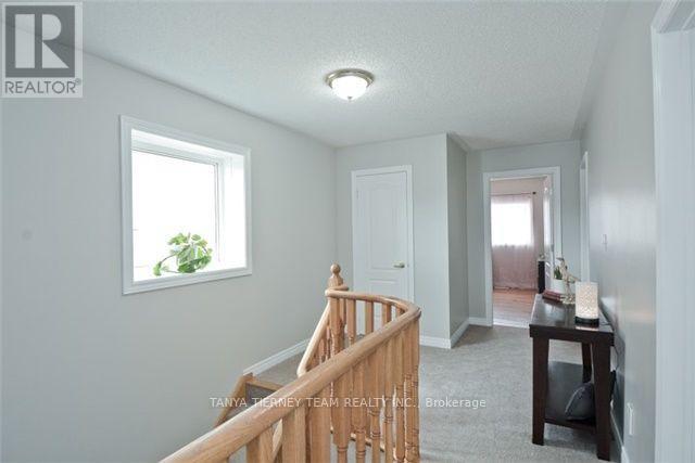 64 Melody Drive, Whitby, Ontario  L1M 1K2 - Photo 12 - E13636340
