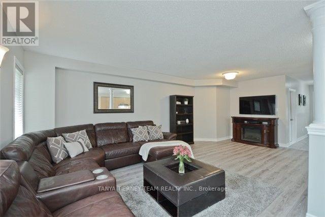 64 Melody Drive, Whitby, Ontario  L1M 1K2 - Photo 5 - E13636340