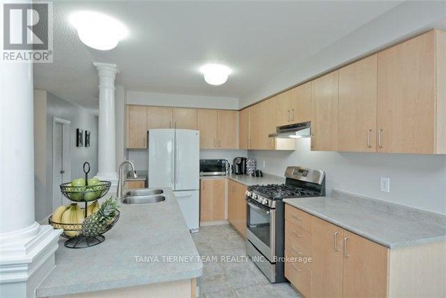 64 Melody Drive, Whitby, Ontario  L1M 1K2 - Photo 7 - E13636340