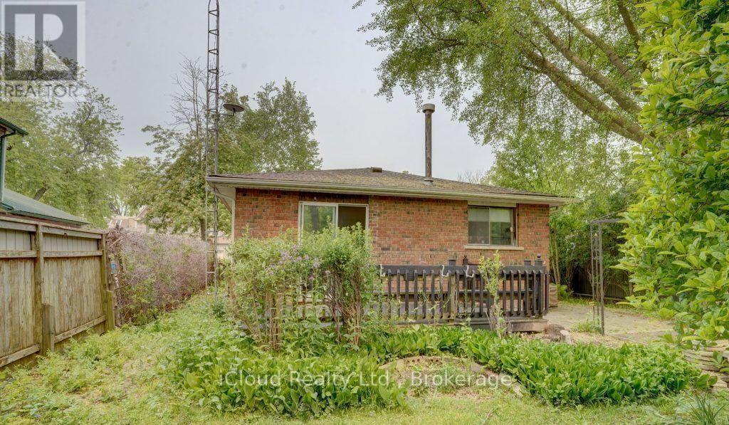325 Dyson Road, Pickering, Ontario  L1W 2N1 - Photo 24 - E13636448