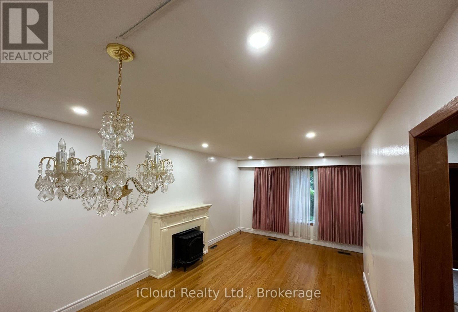 325 Dyson Road, Pickering, Ontario  L1W 2N1 - Photo 5 - E13636448