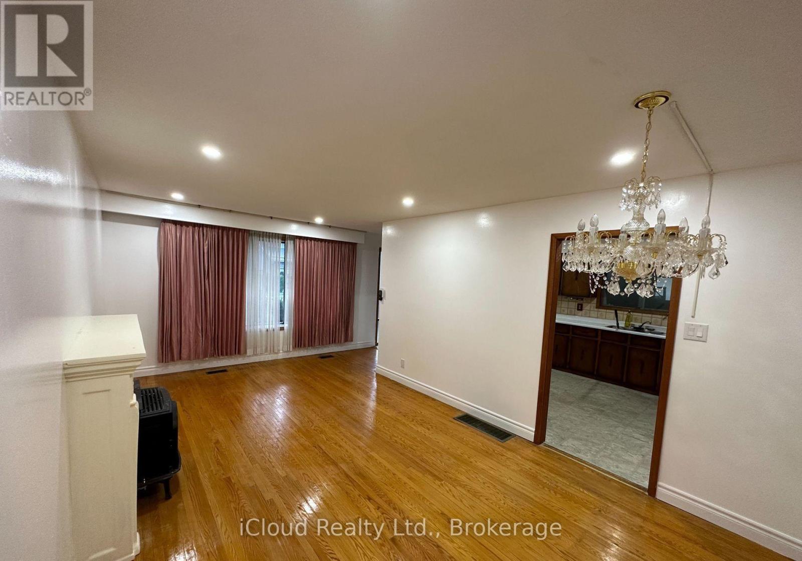 325 Dyson Road, Pickering, Ontario  L1W 2N1 - Photo 7 - E13636448