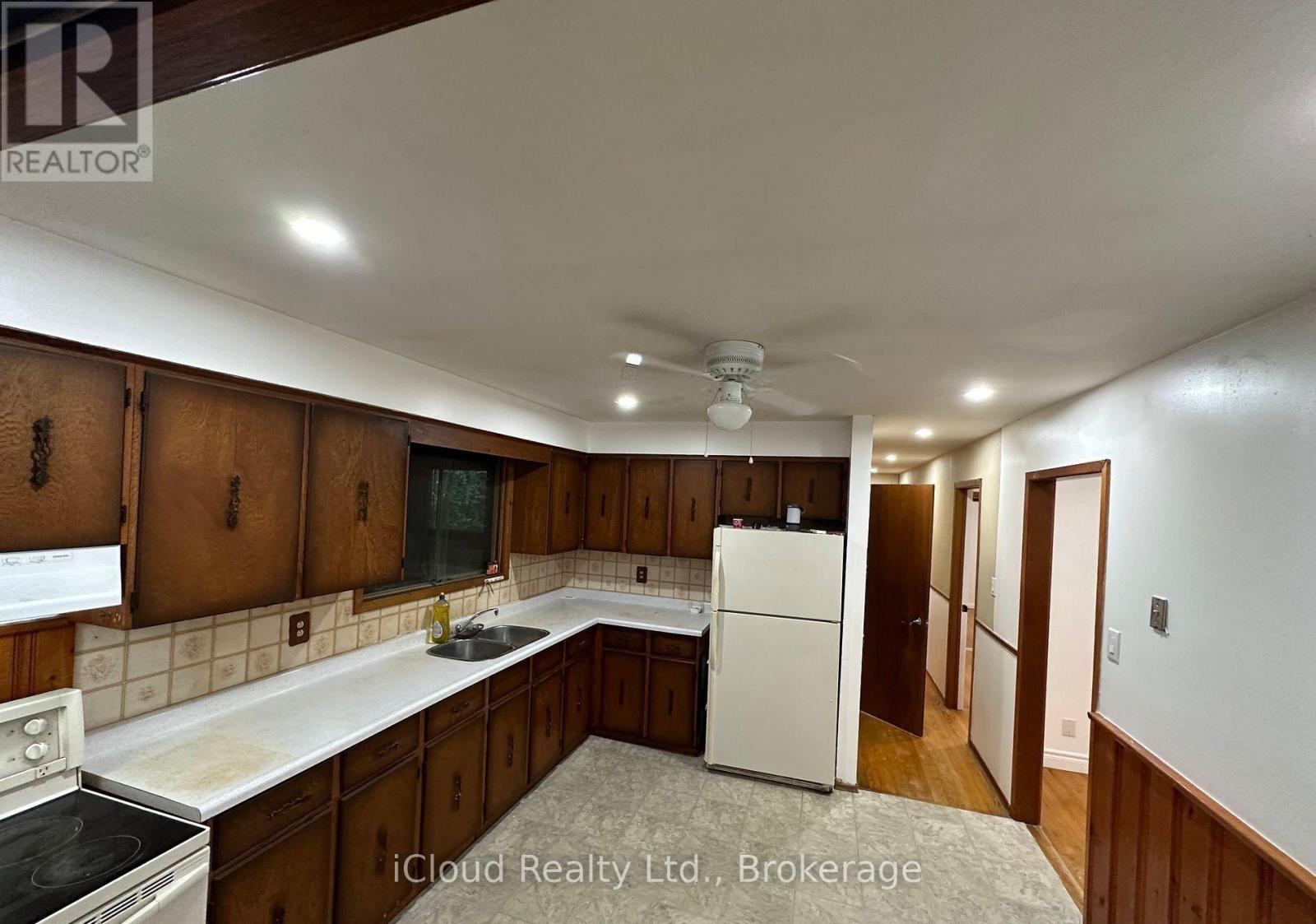 325 Dyson Road, Pickering, Ontario  L1W 2N1 - Photo 9 - E13636448