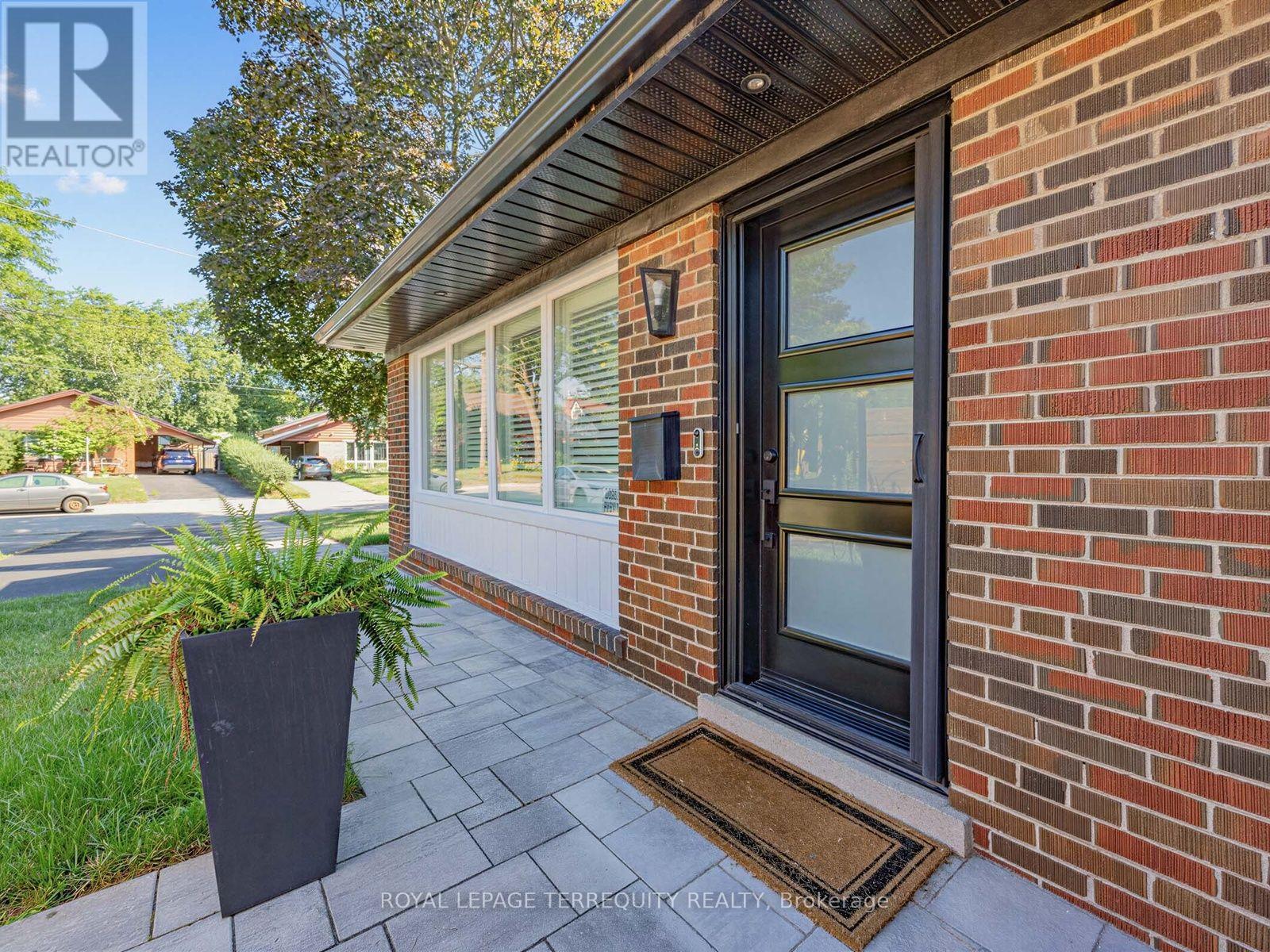 29 Sedgewick Crescent, Toronto, Ontario  M1K 3T5 - Photo 5 - E13636528