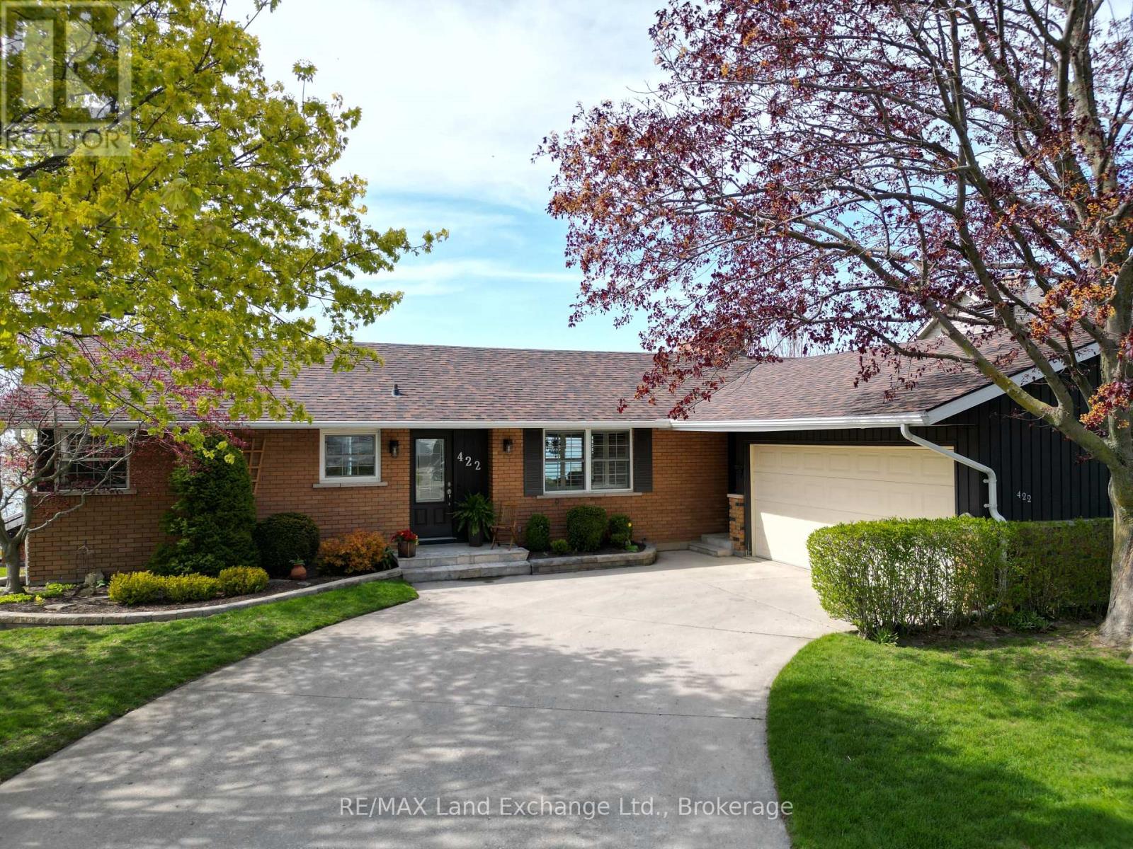 422 PENETANGORE ROW, Kincardine, Ontario