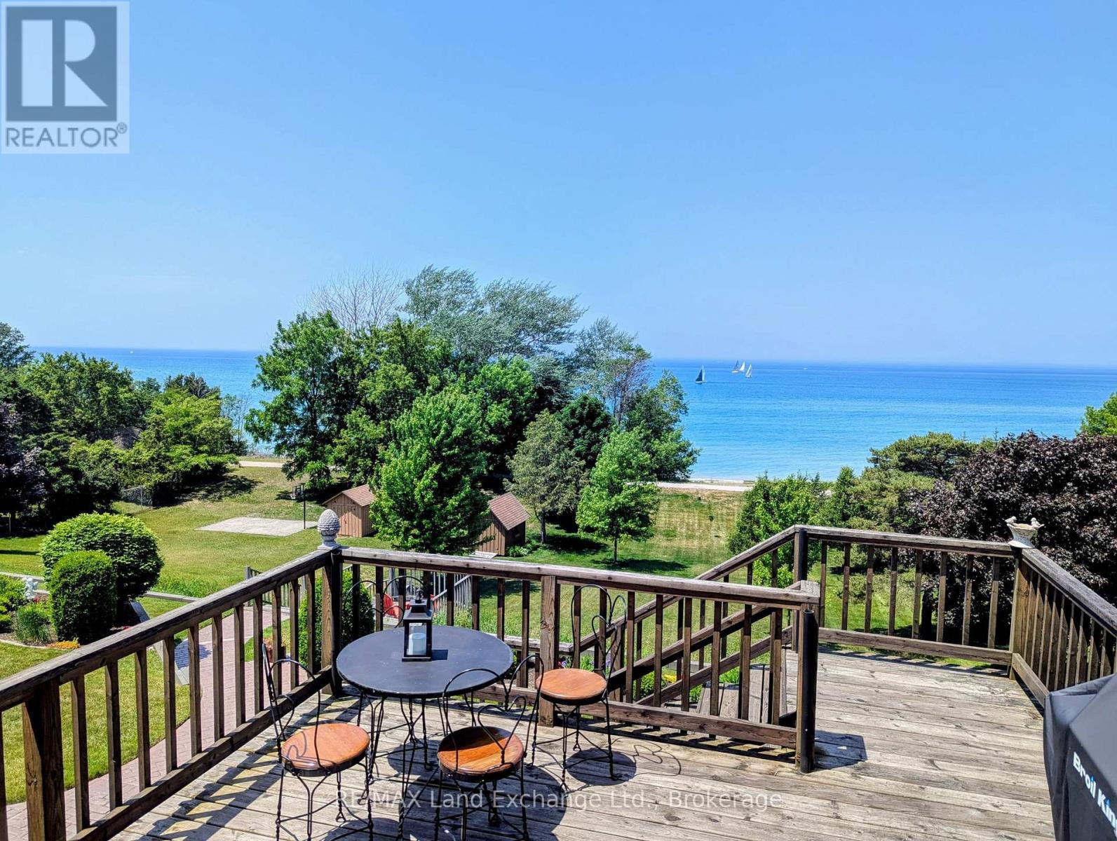422 Penetangore Row, Kincardine, Ontario  N2Z 2J7 - Photo 2 - X13636472