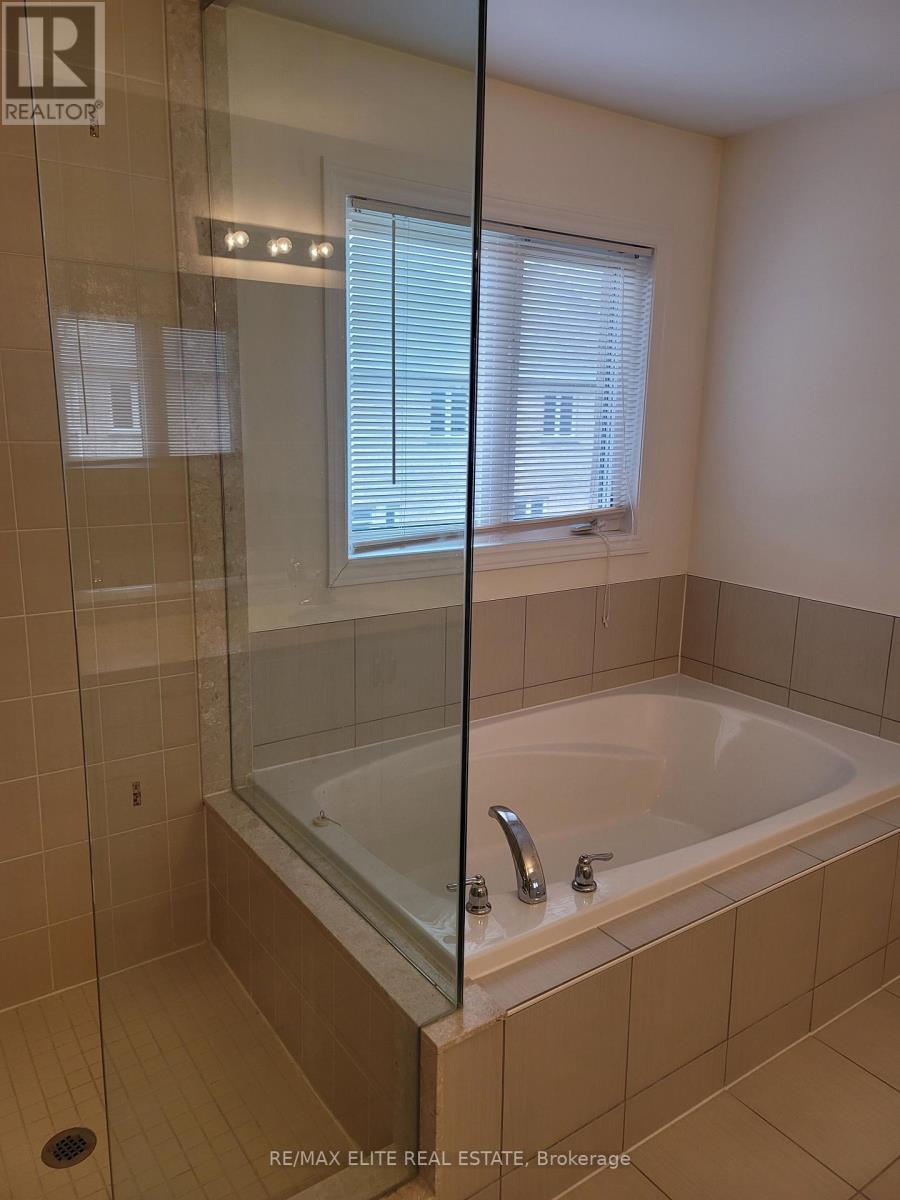 959 Ernest Cousins Circle, Newmarket, Ontario  L3X 0B7 - Photo 15 - N13636450