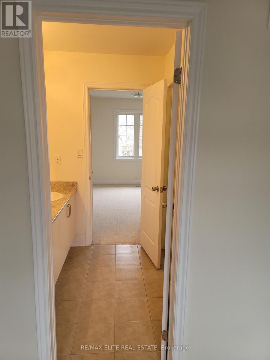 959 Ernest Cousins Circle, Newmarket, Ontario  L3X 0B7 - Photo 17 - N13636450