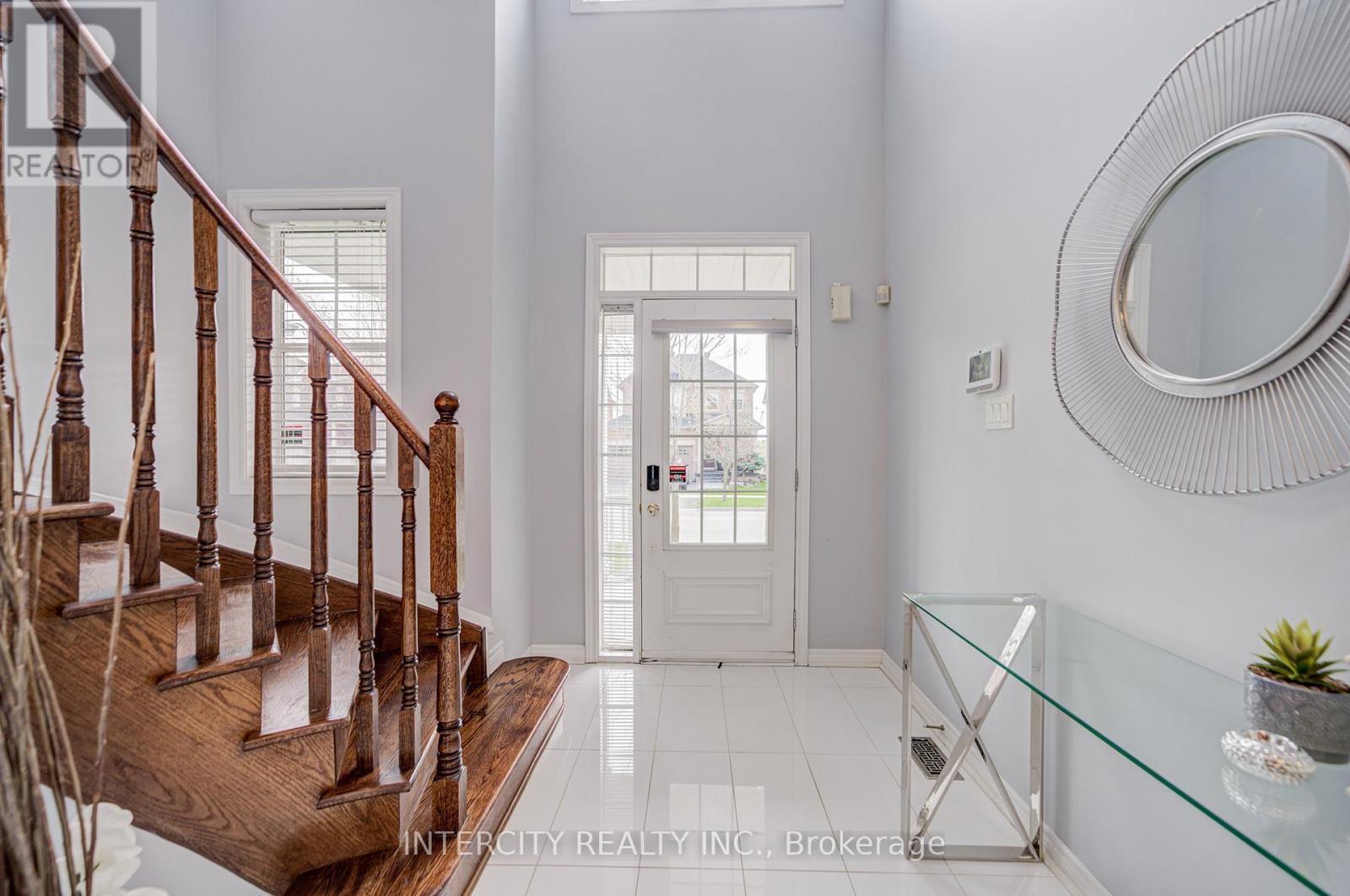 86 Princess Diana Drive, Markham, Ontario  L6C 0H2 - Photo 4 - N13636494