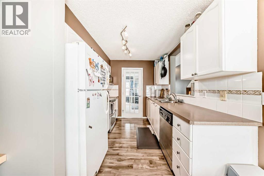 112 Country Village Cape NE, Calgary, Alberta  T3K 5J7 - Photo 11 - A2306155
