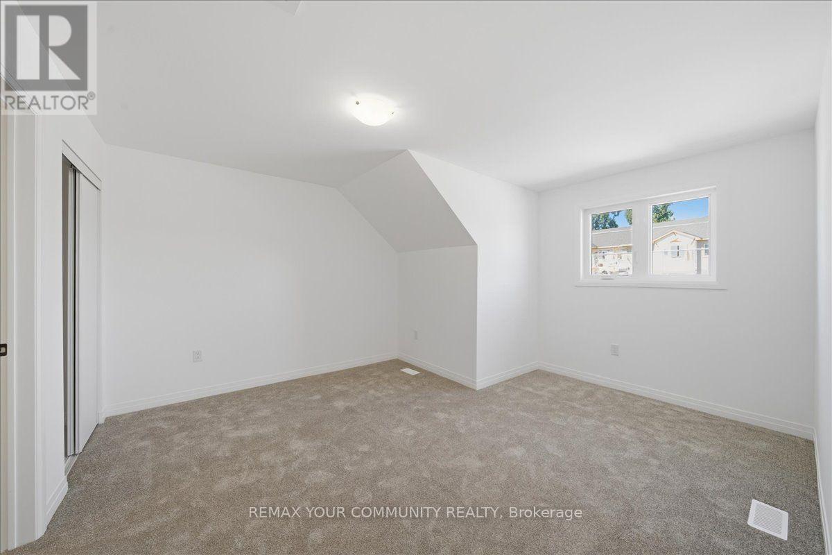 26 Flan Boulevard, Barrie, Ontario  L9J 0E1 - Photo 10 - S13636304