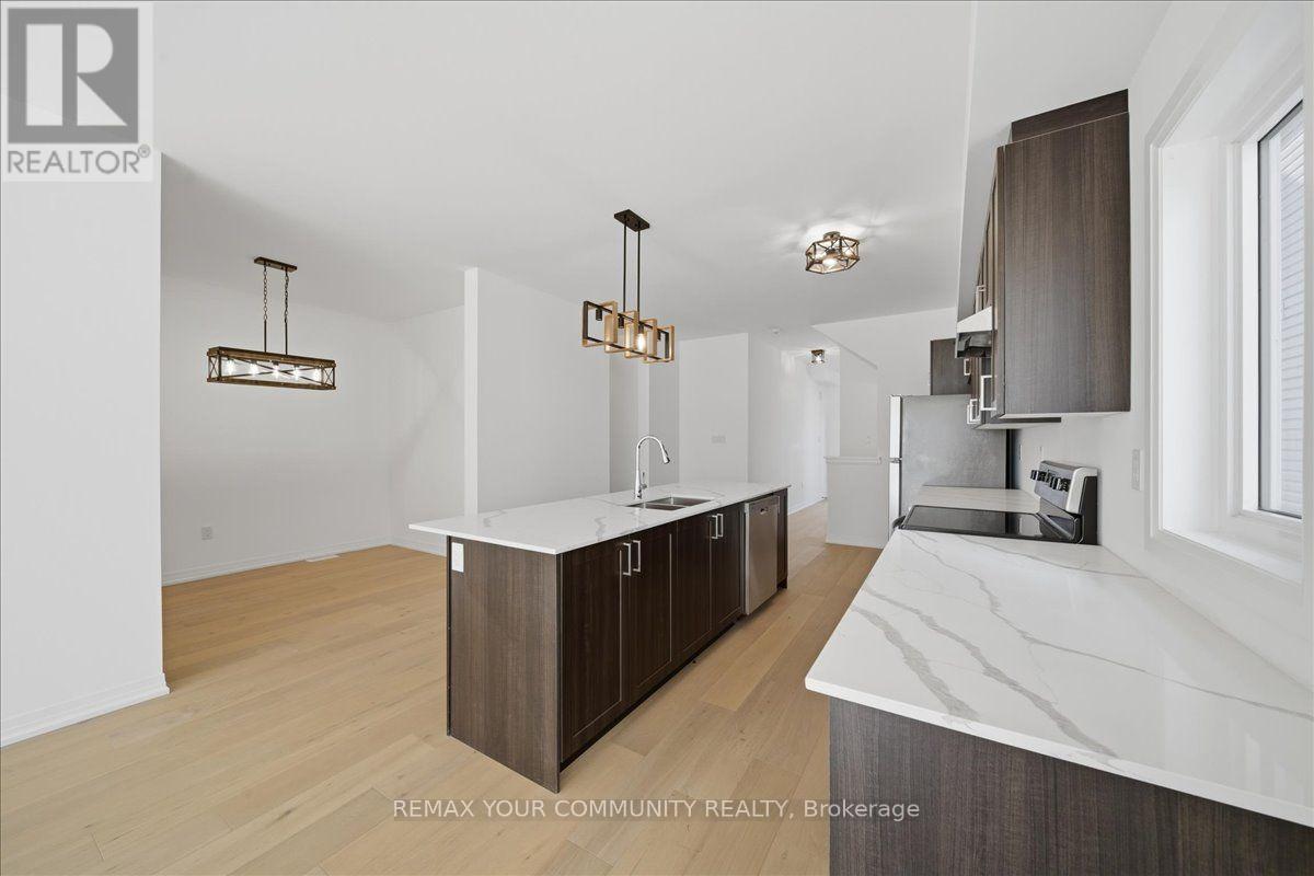 26 Flan Boulevard, Barrie, Ontario  L9J 0E1 - Photo 5 - S13636304