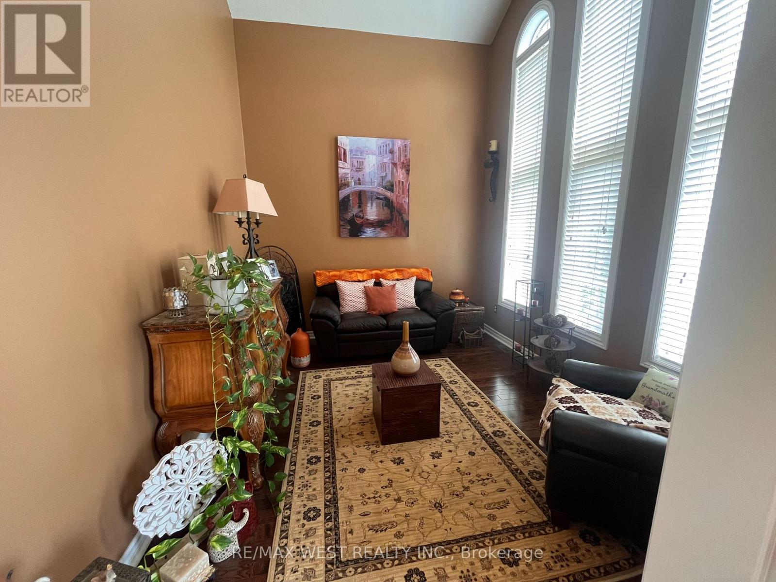 20 Regalia Way, Barrie, Ontario L4M 7H7 - Photo 3 - S13636334