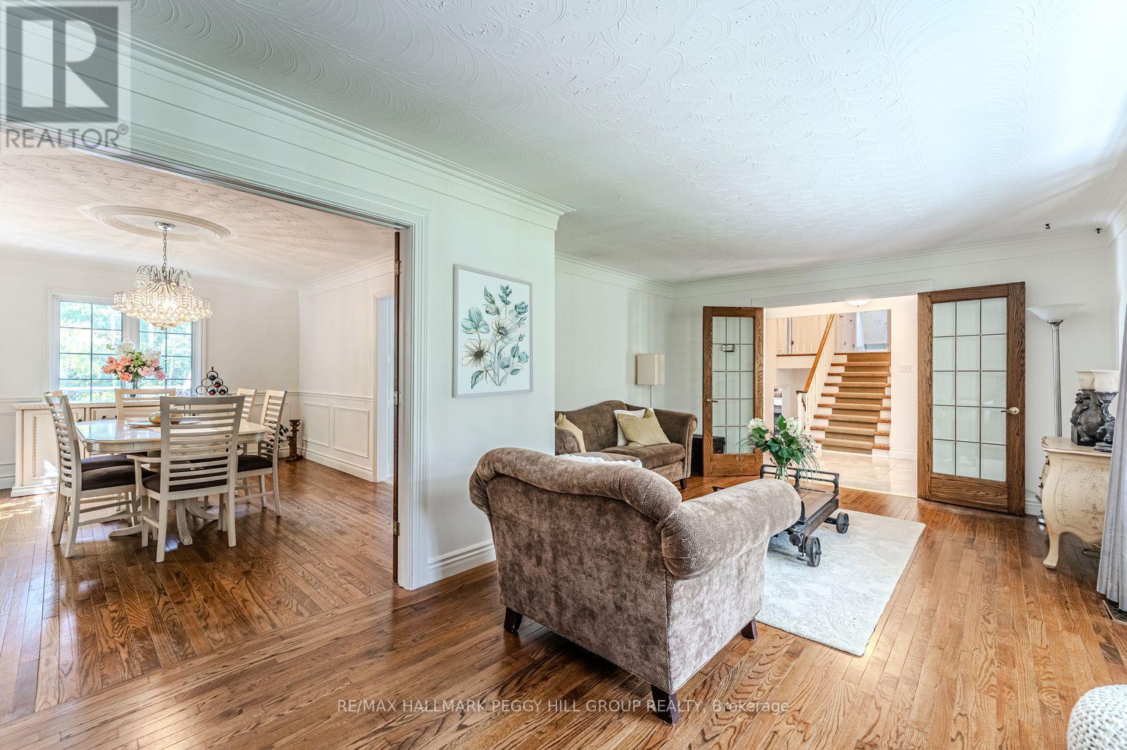 2 Mills Circle, Springwater, Ontario  L9X 0J7 - Photo 7 - S13636370