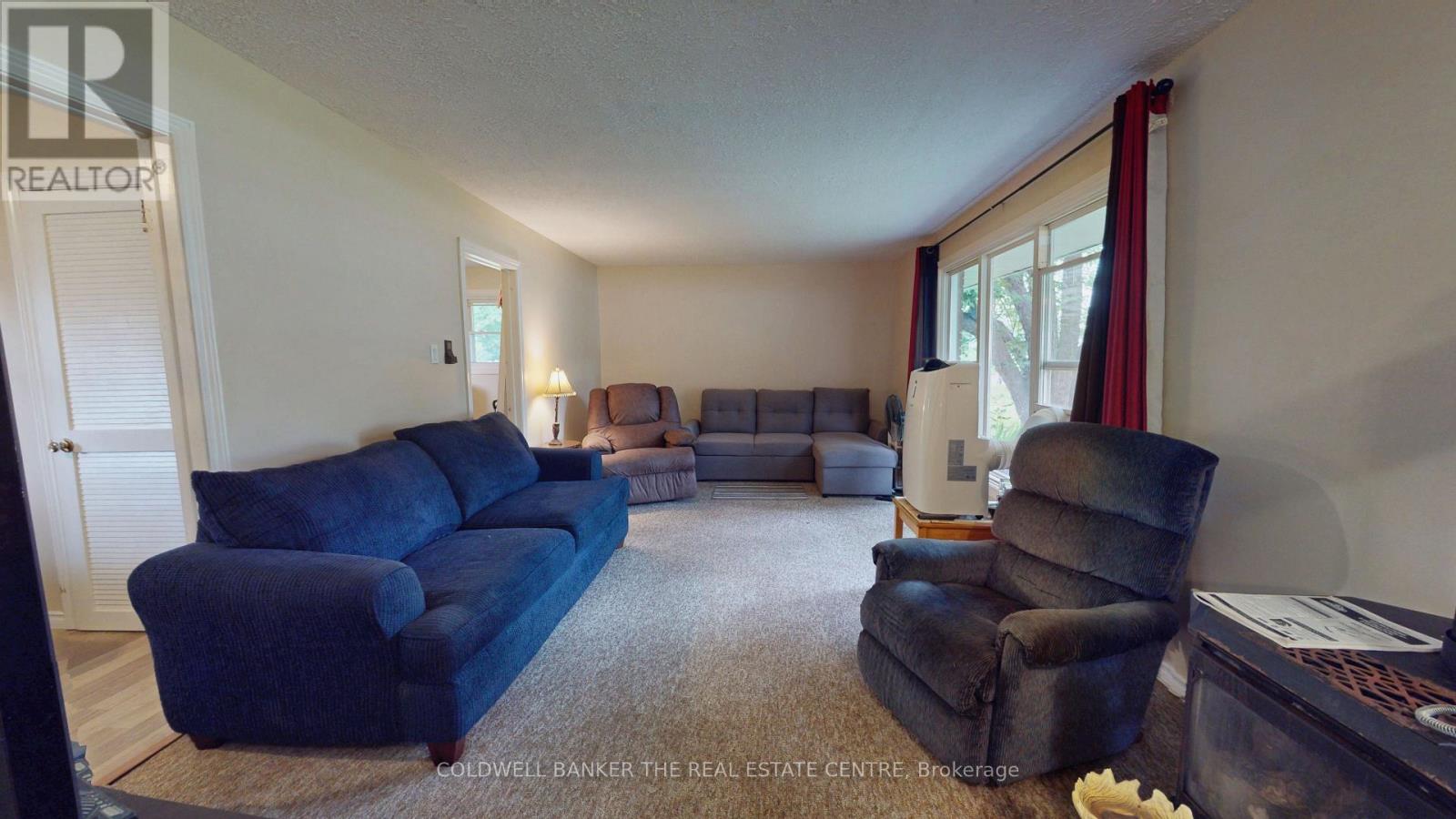 17 Courtland Street, Ramara (Atherley), Ontario  L3V 1A6 - Photo 9 - S13636376