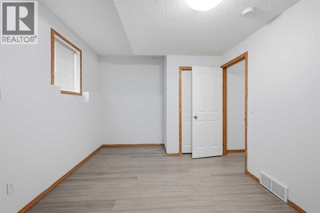 11 Covecreek Close NE, Calgary, Alberta  T3K 0J5 - Photo 33 - A2317659