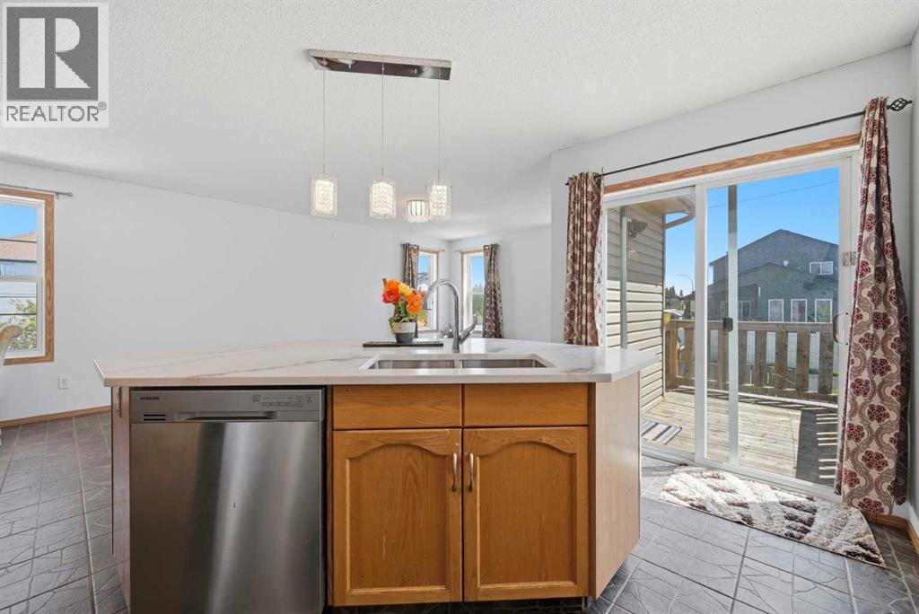 11 Covecreek Close NE, Calgary, Alberta  T3K 0J5 - Photo 12 - A2317659