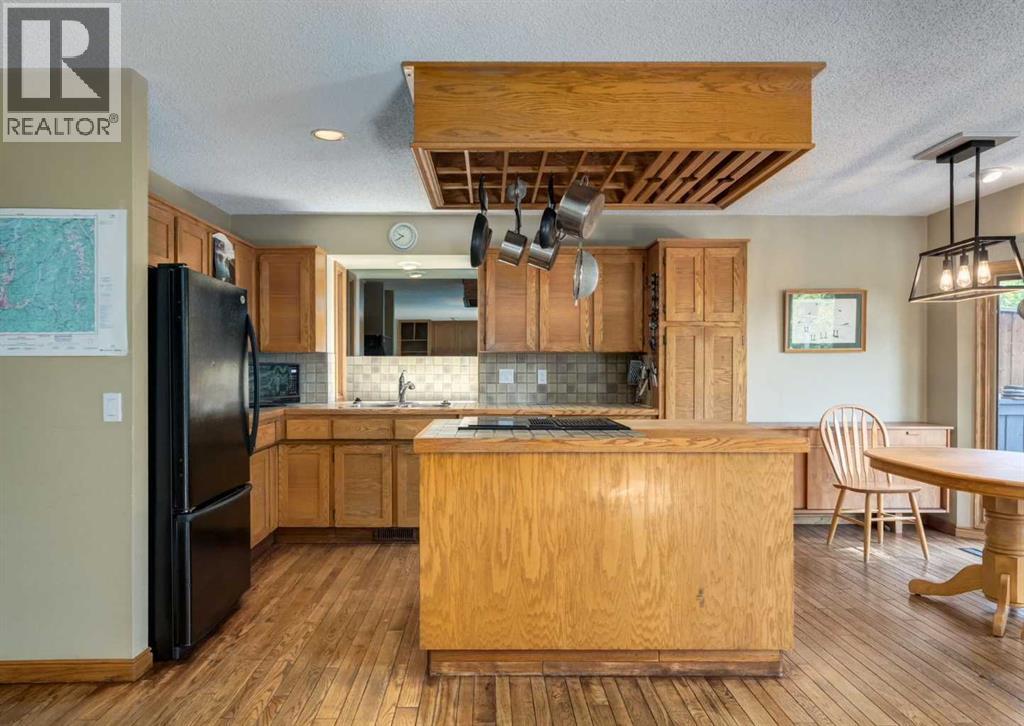 224 Edgedale Drive NW, Calgary, Alberta  T3A 2R7 - Photo 11 - A2327854