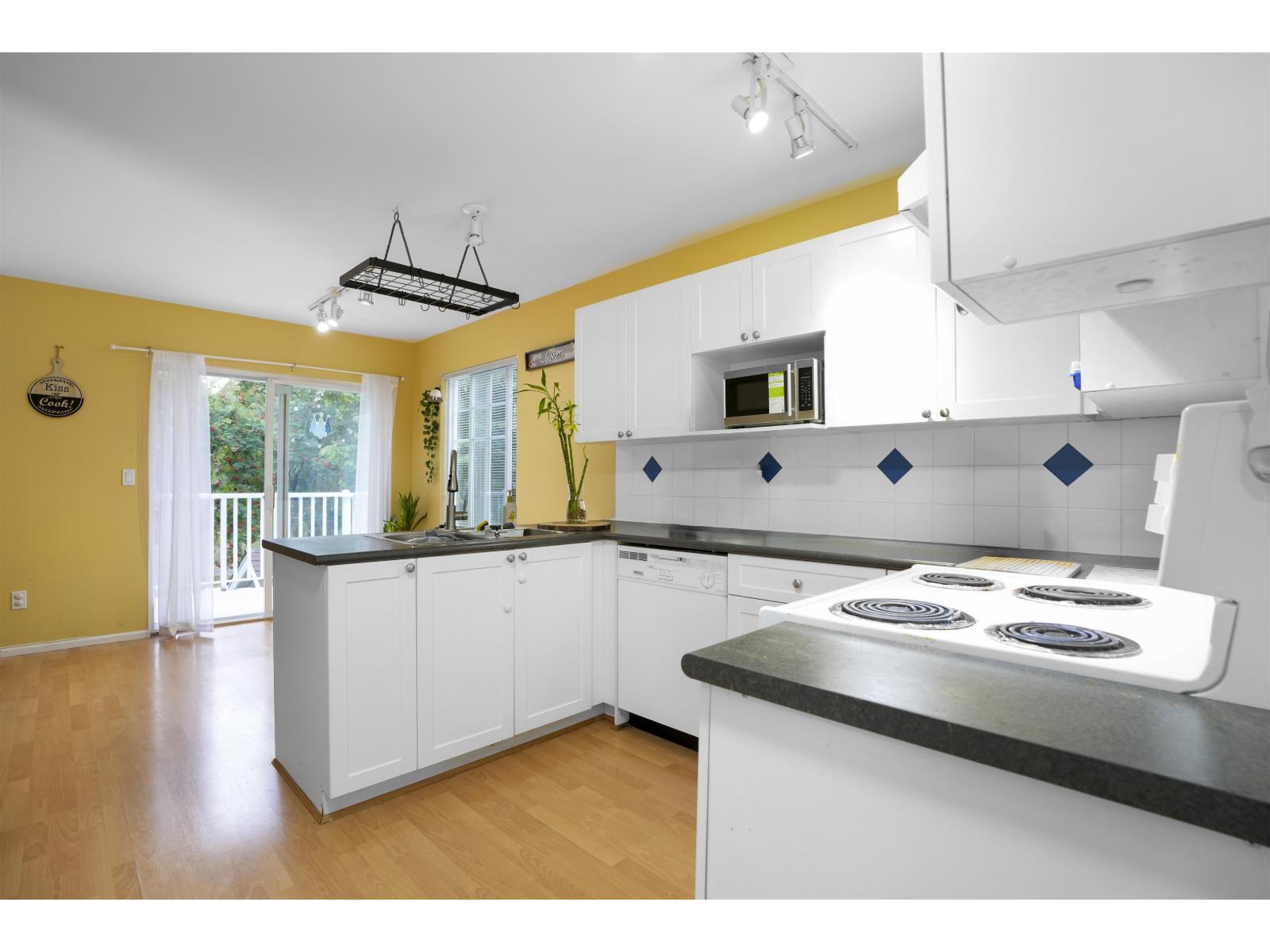 16 12110 75a Avenue, Surrey, British Columbia V3W 1M1 - Photo 9 - R3152401