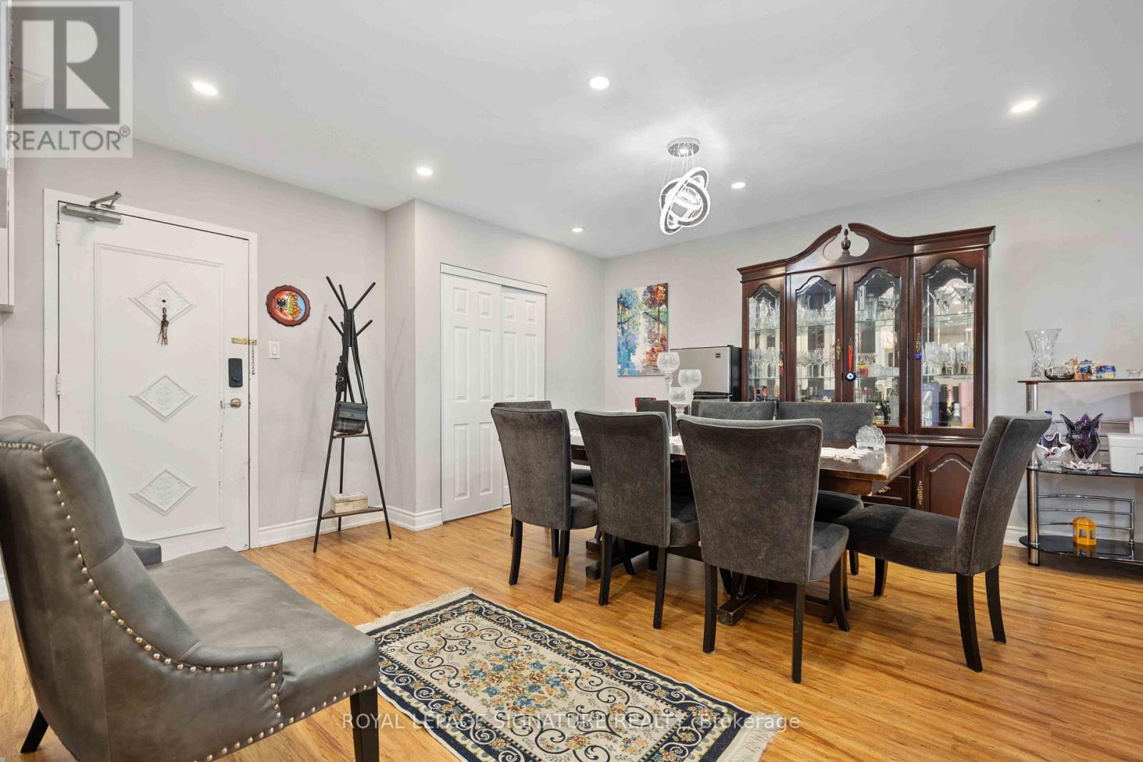 2315 - 320 Dixon Road, Toronto, Ontario  M9R 1S8 - Photo 2 - W13636308