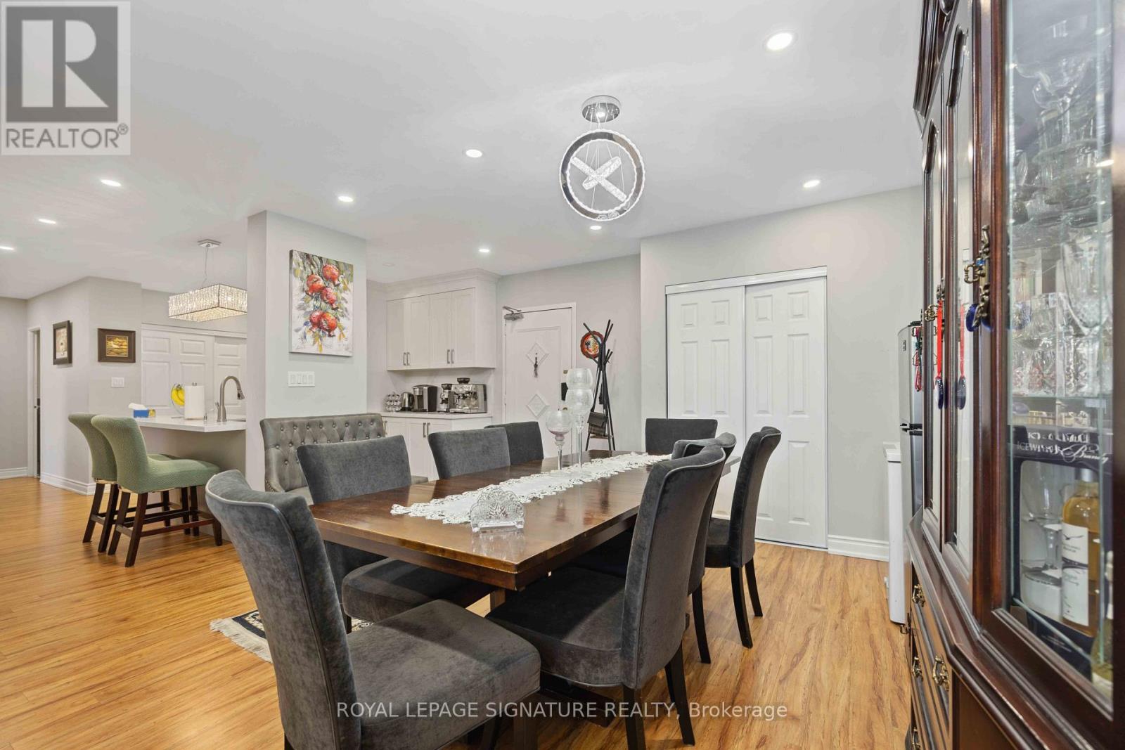 2315 - 320 Dixon Road, Toronto, Ontario  M9R 1S8 - Photo 3 - W13636308