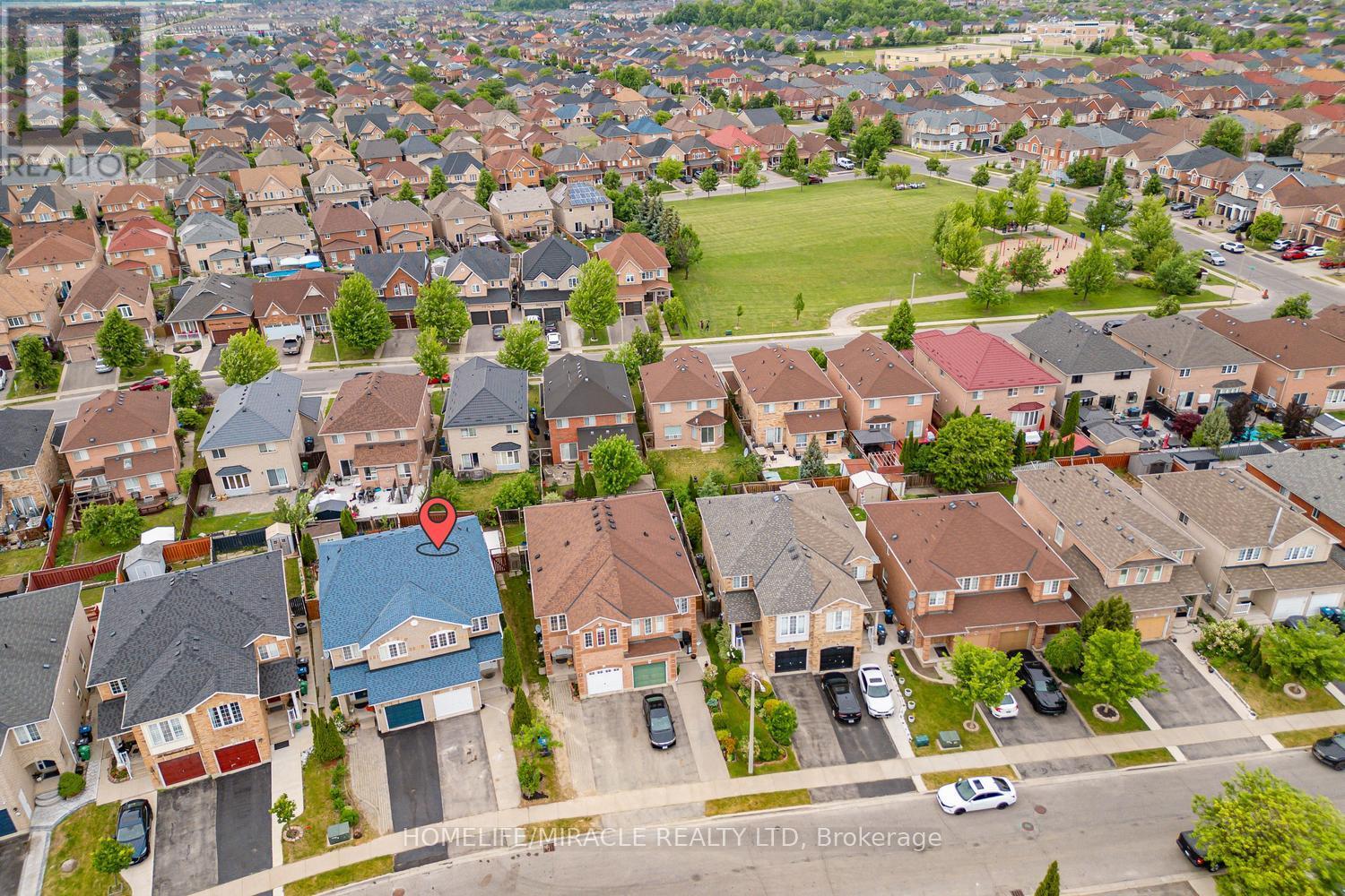 26 Roadmaster Lane, Brampton, Ontario  L7A 3A9 - Photo 3 - W13636392
