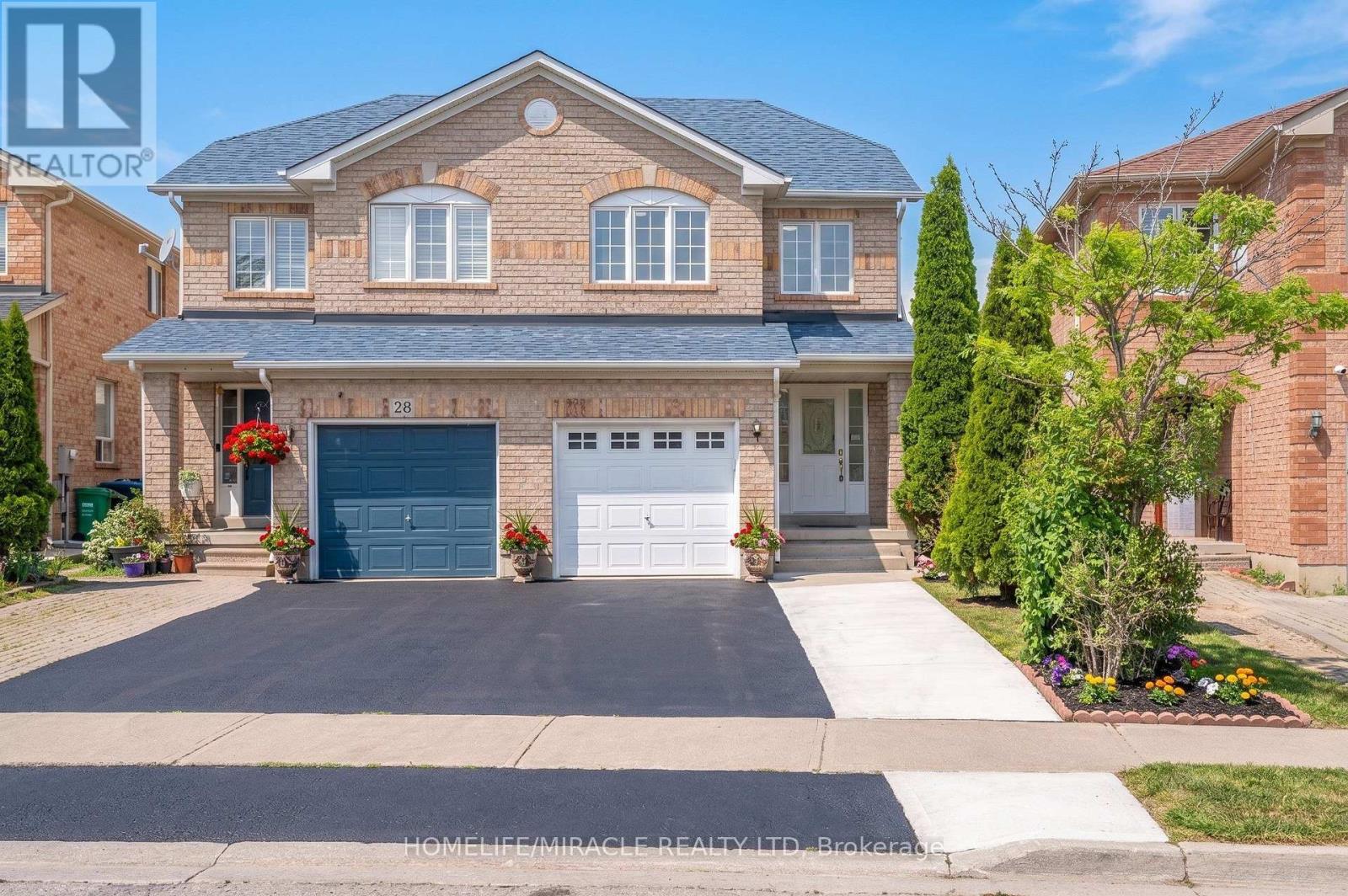 26 Roadmaster Lane, Brampton, Ontario  L7A 3A9 - Photo 2 - W13636436