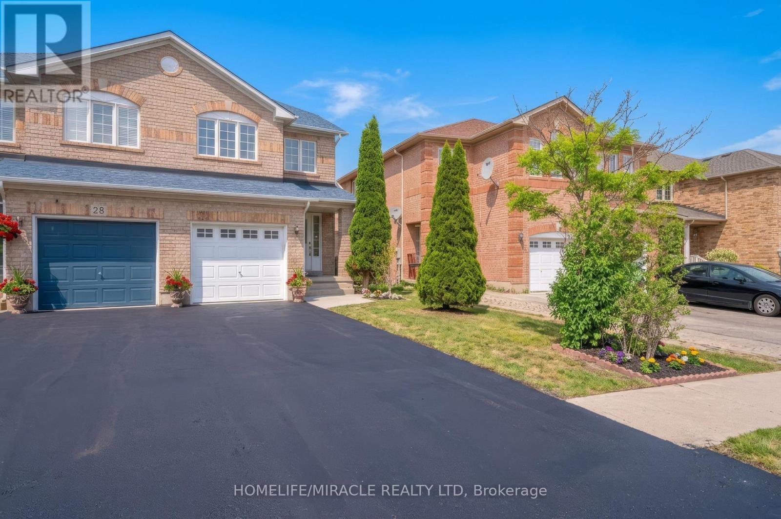 26 Roadmaster Lane, Brampton, Ontario  L7A 3A9 - Photo 3 - W13636436