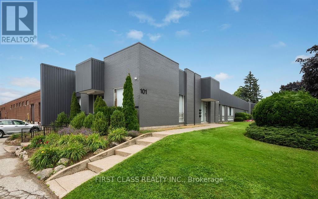 B2 - 103 Brisbane Road, Toronto, Ontario  M3J 2K5 - Photo 1 - W13636458