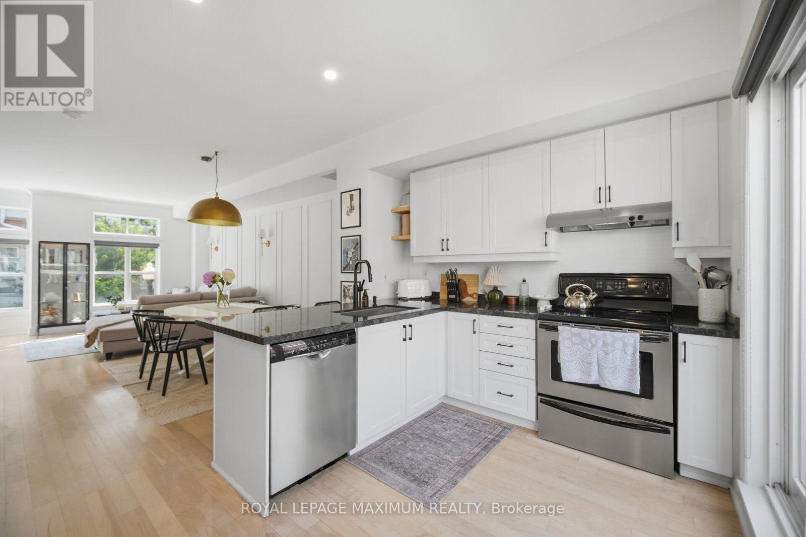 126 Resurrection Road, Toronto, Ontario  M9A 5H1 - Photo 13 - W13636520