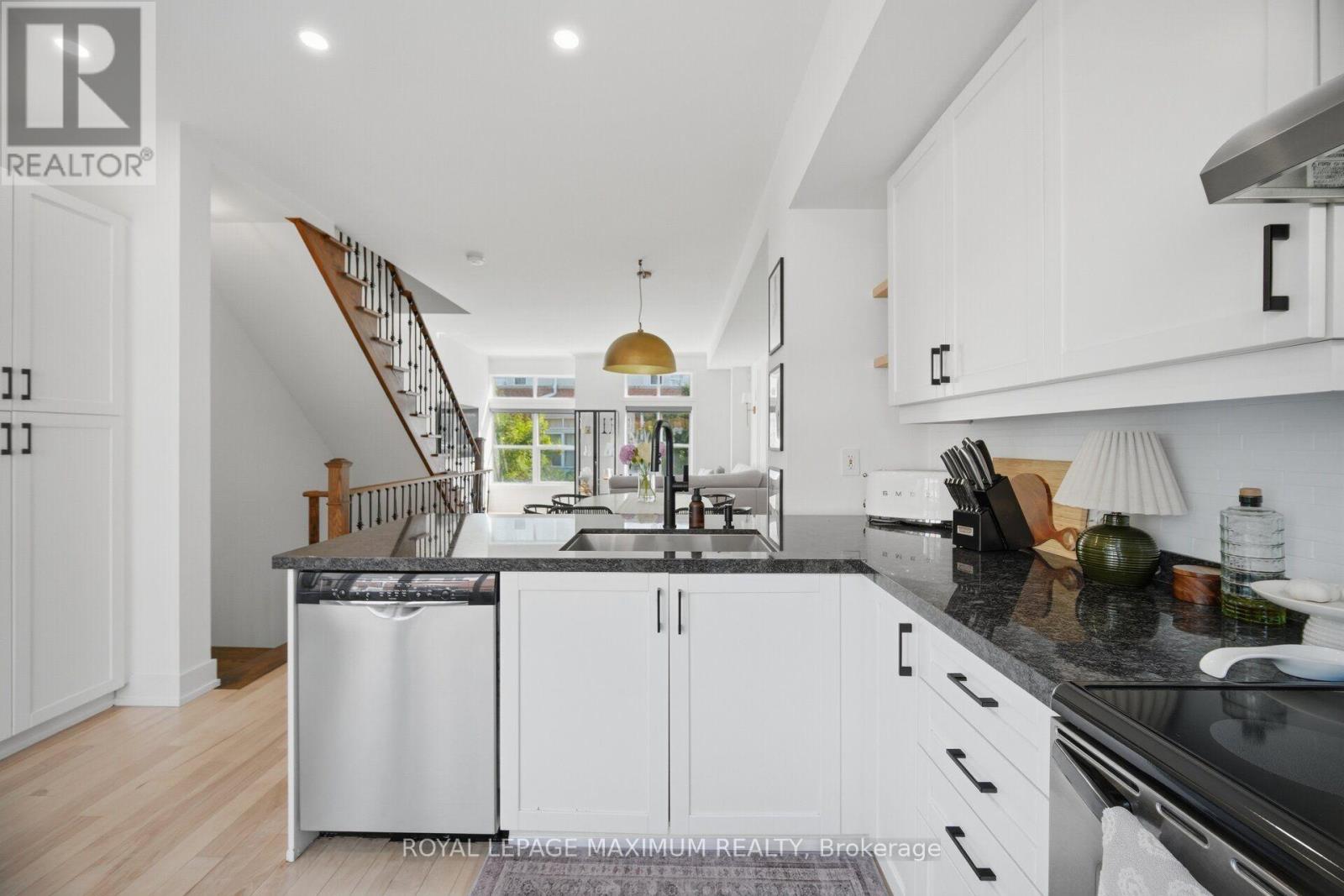126 Resurrection Road, Toronto, Ontario  M9A 5H1 - Photo 14 - W13636520