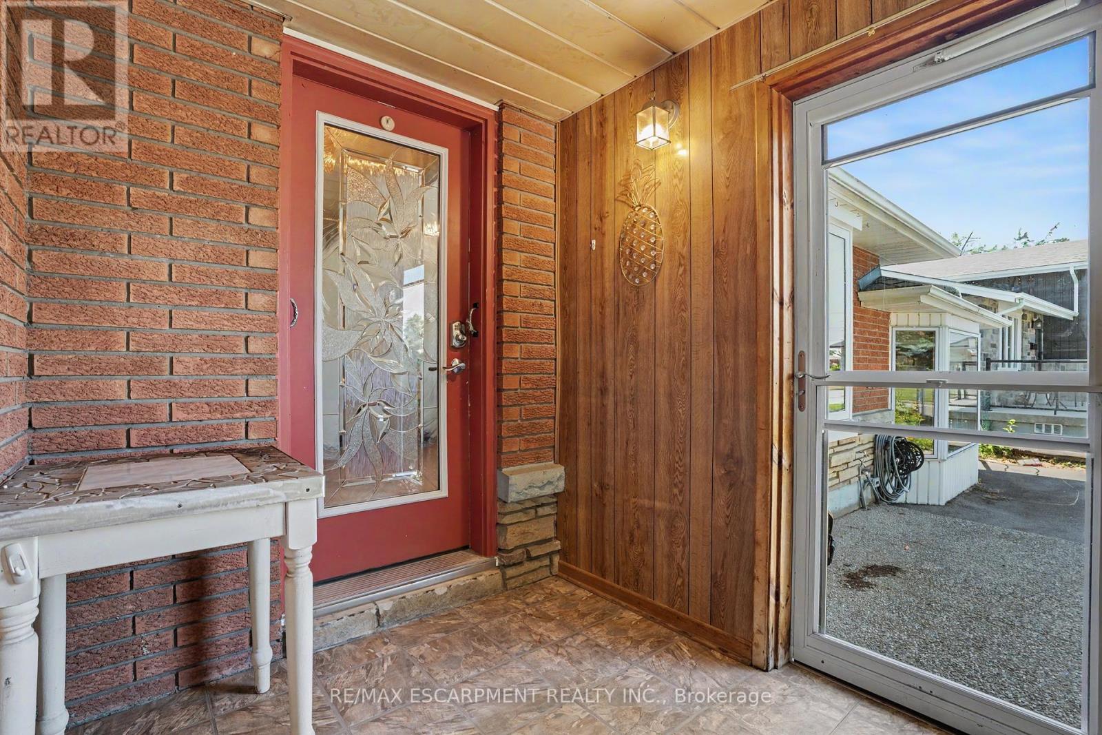 87 Mcdonald Avenue, Thorold, Ontario  L2V 3E8 - Photo 3 - X13636312