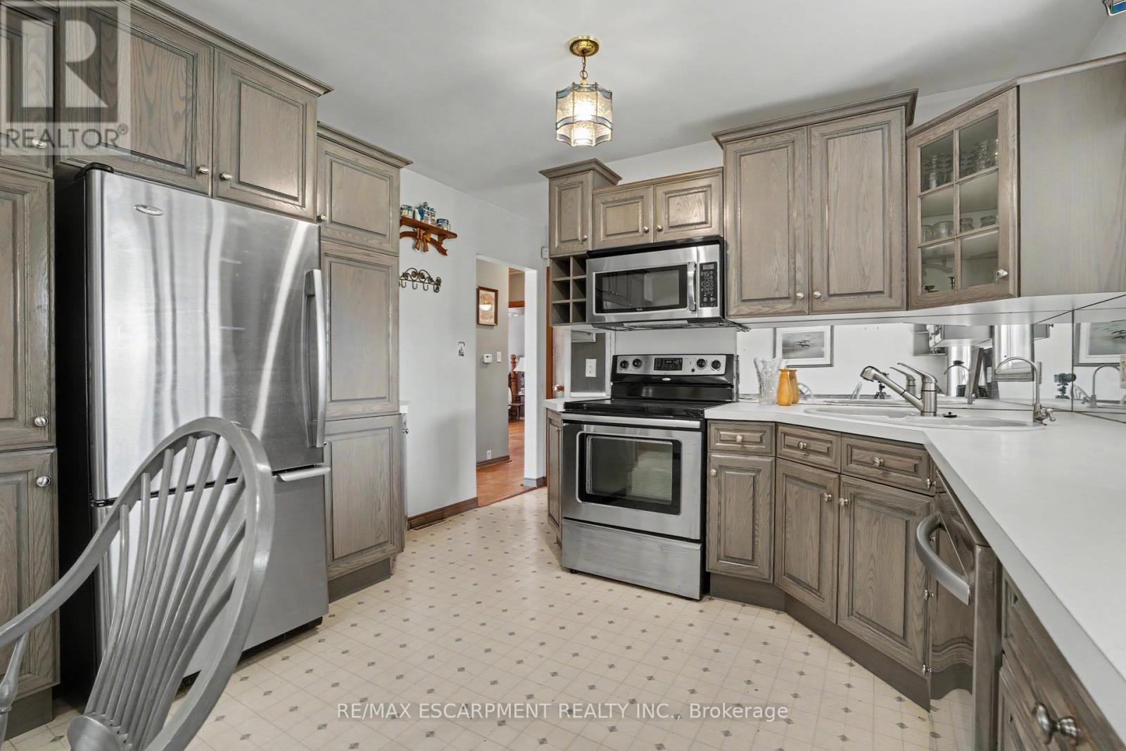 87 Mcdonald Avenue, Thorold, Ontario  L2V 3E8 - Photo 6 - X13636312