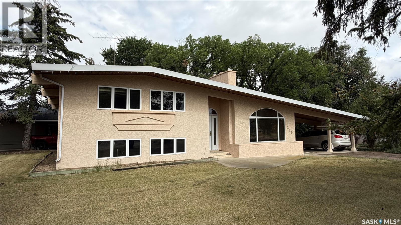 320 21 HIGHWAY, maple creek, Saskatchewan