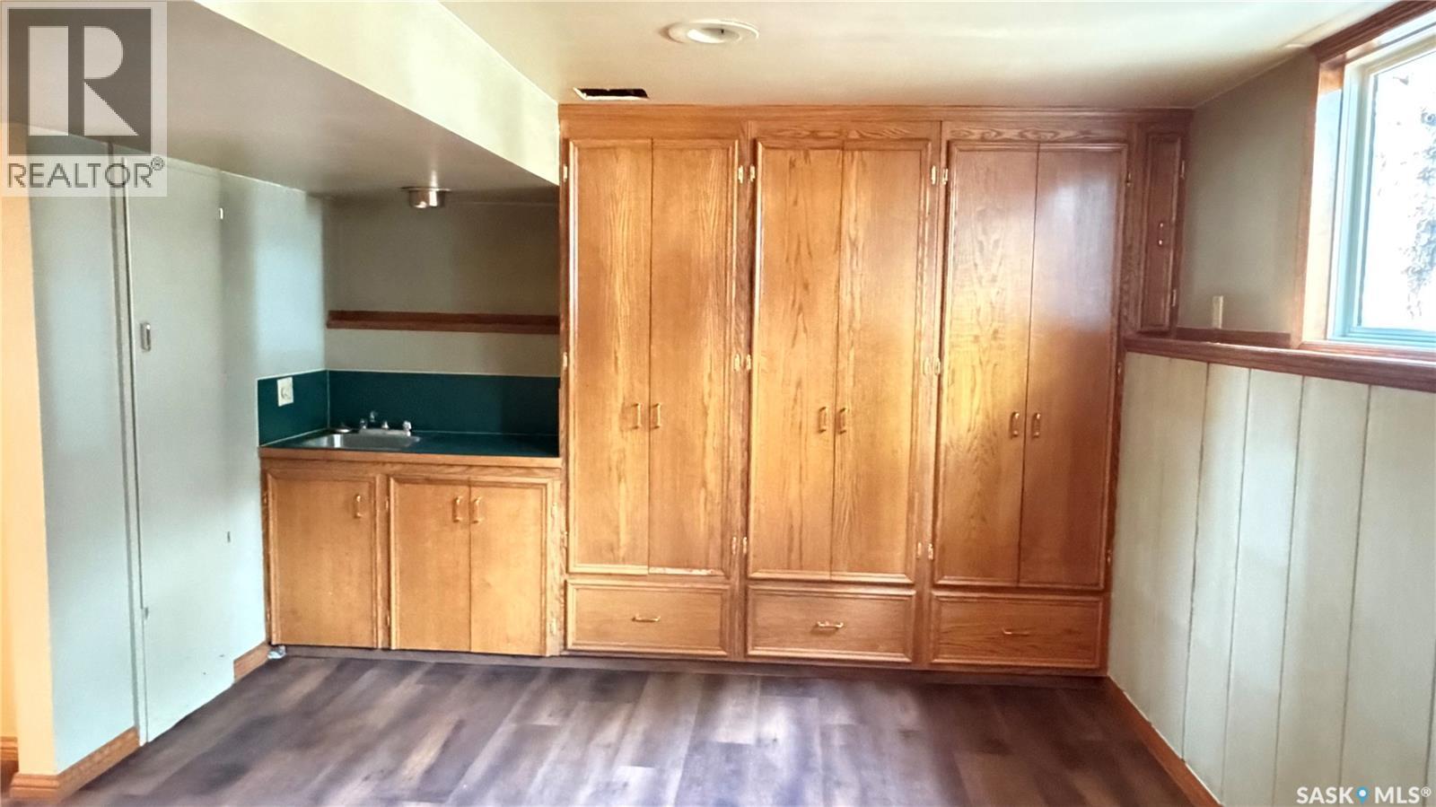 320 21 Highway, Maple Creek, Saskatchewan  S0N 1N0 - Photo 41 - SK044421