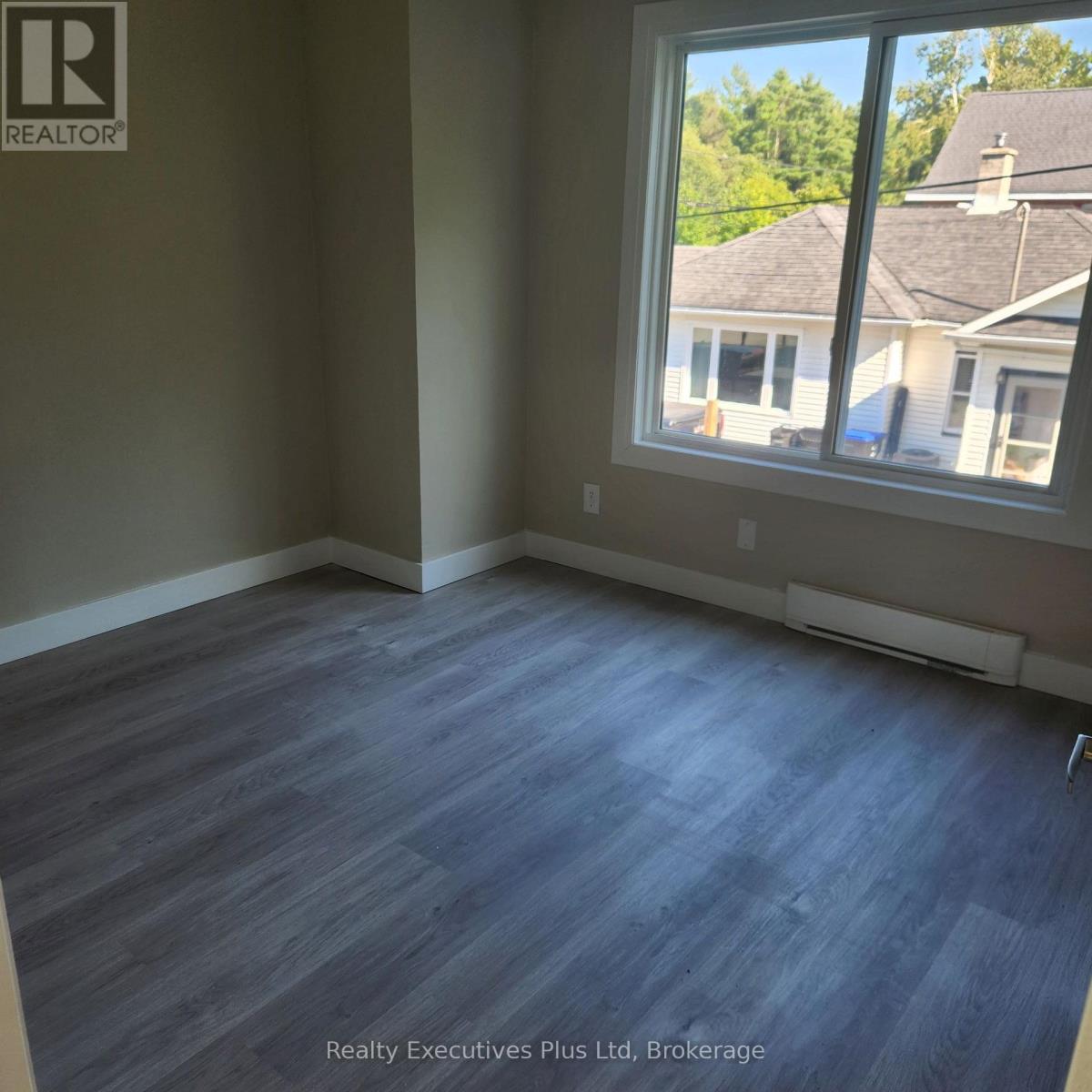 Apt 2 - 884 County Rd 6 Road S, Tiny, Ontario  L0L 2J0 - Photo 11 - S13630770
