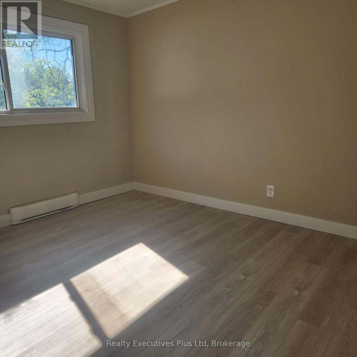 Apt 2 - 884 County Rd 6 Road S, Tiny, Ontario  L0L 2J0 - Photo 9 - S13630770
