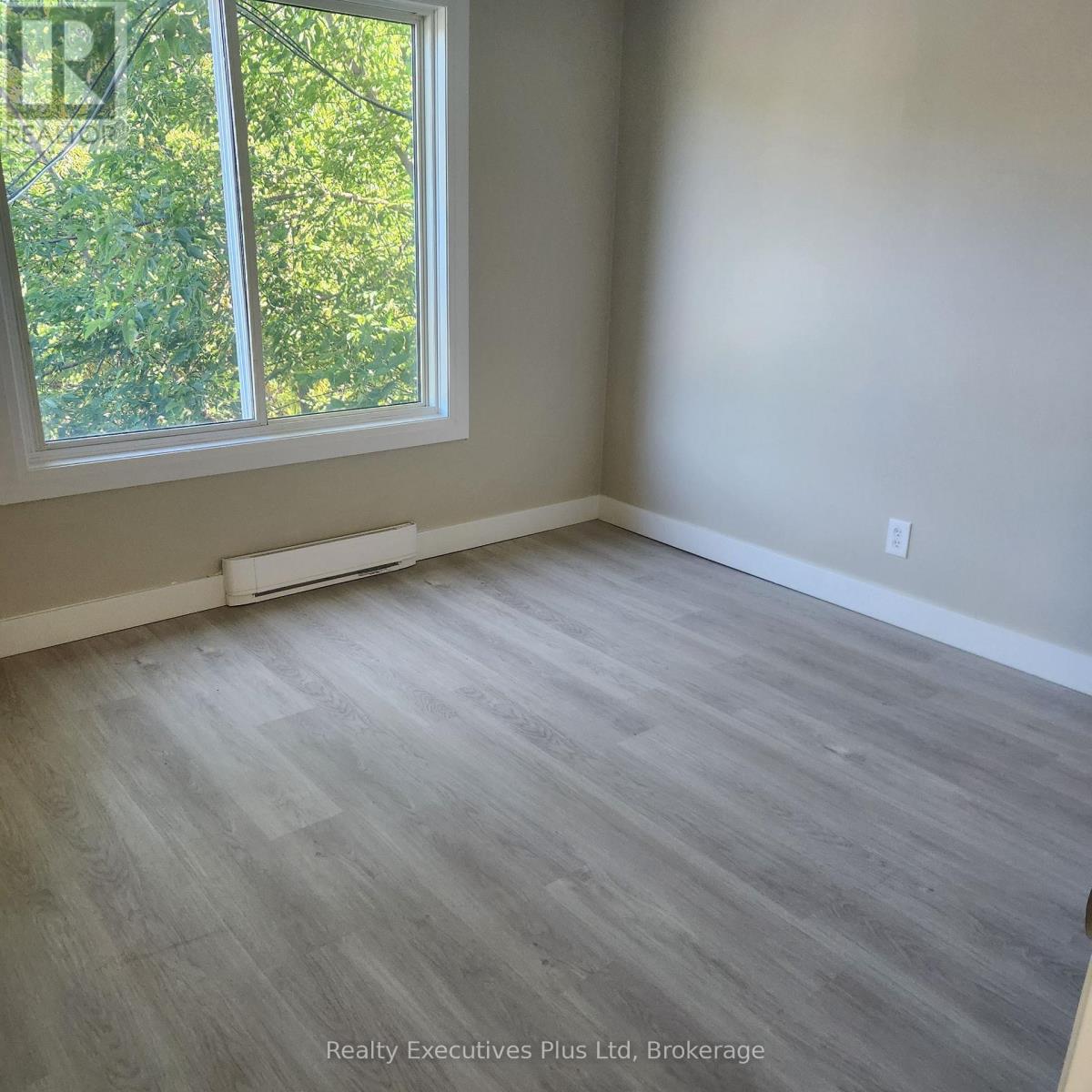 Apt 2 - 884 County Rd 6 Road S, Tiny, Ontario  L0L 2J0 - Photo 10 - S13630770