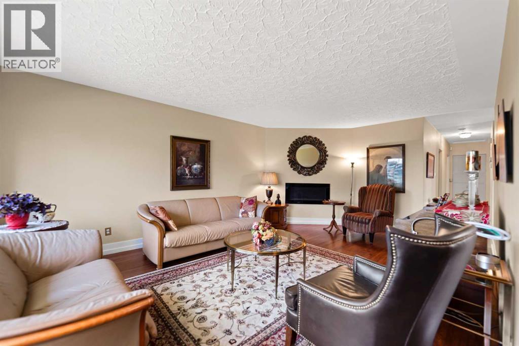 55 Kelvin Place SW, Calgary, Alberta  T2V 2L2 - Photo 6 - A2309252
