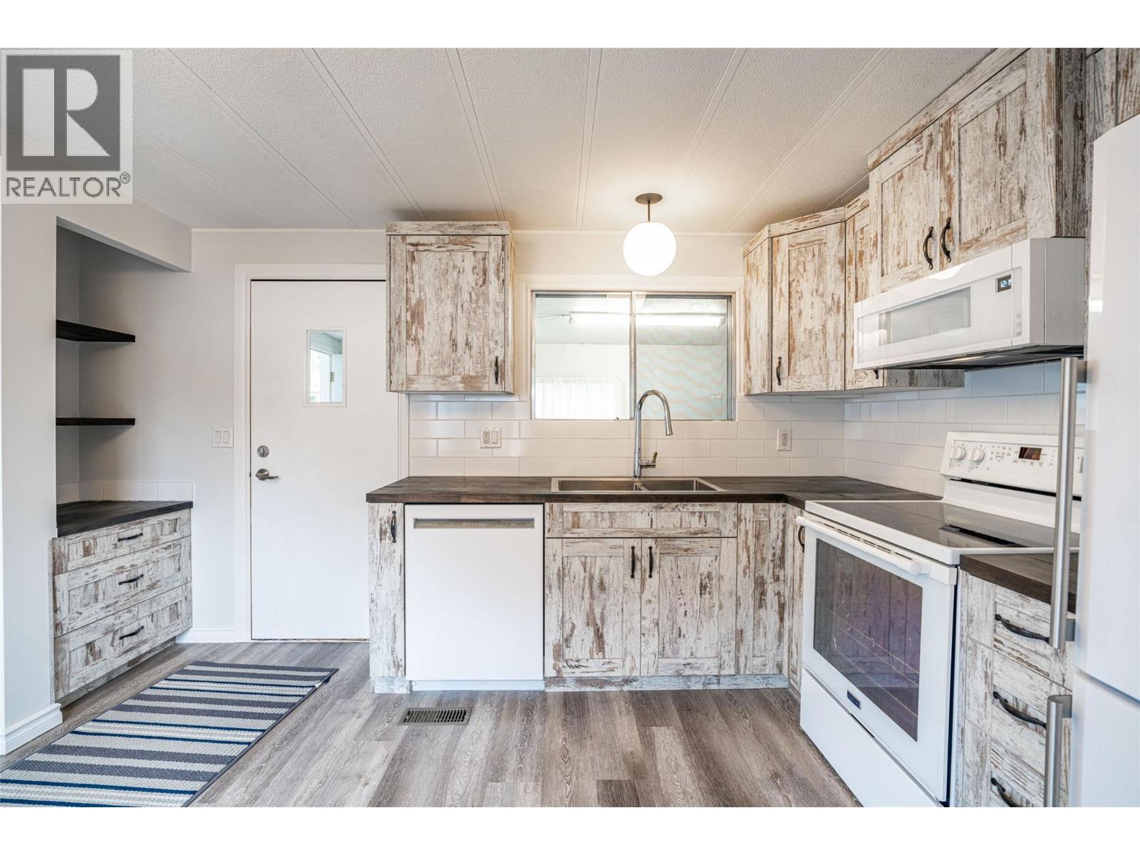 4505 Mclean Creek Road Unit# E14, Okanagan Falls, British Columbia  V0H 1R1 - Photo 9 - 10390651