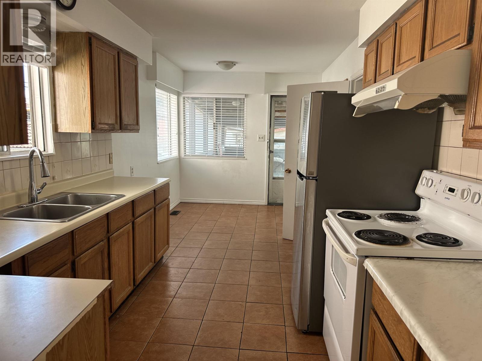 1380 E 54th Avenue, Vancouver, British Columbia V5X 1M4 - Photo 4 - R3130656