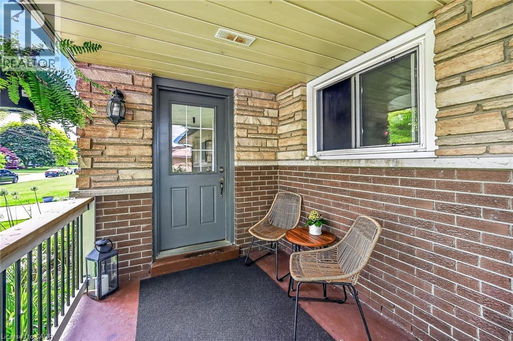 251 Mackenzie Crescent, Caledonia, Ontario  N3W 1A7 - Photo 4 - 40849112