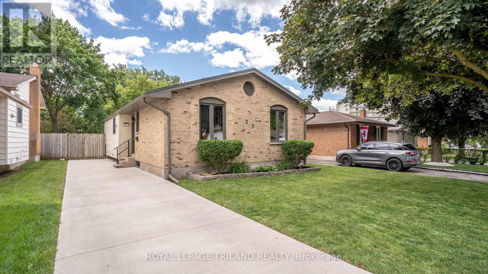 27 Patience Crescent, London South, Ontario  N6E 2K7 - Photo 1 - X13636644