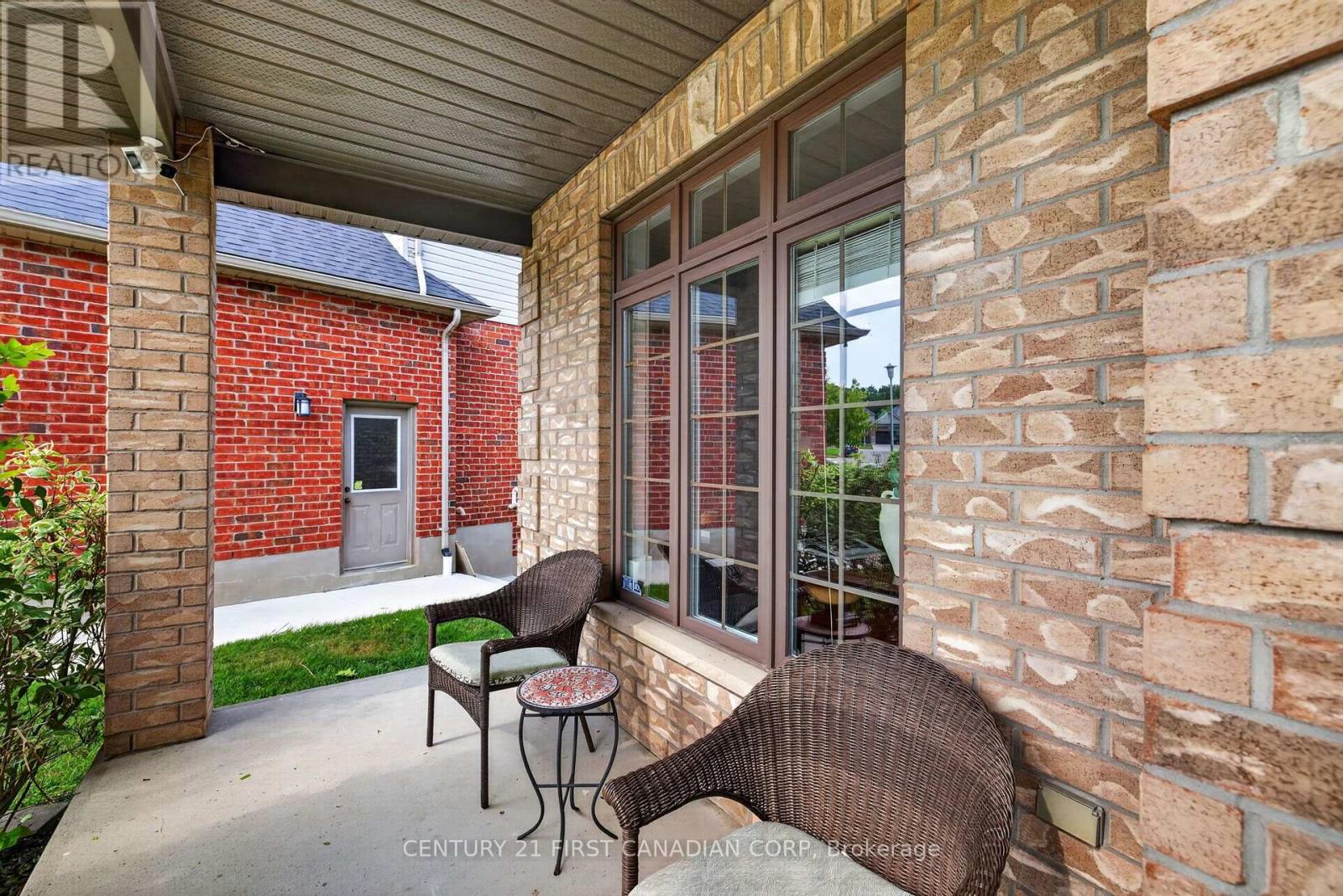 834 Talisman Crescent, London South, Ontario  N6K 0B6 - Photo 3 - X13636668