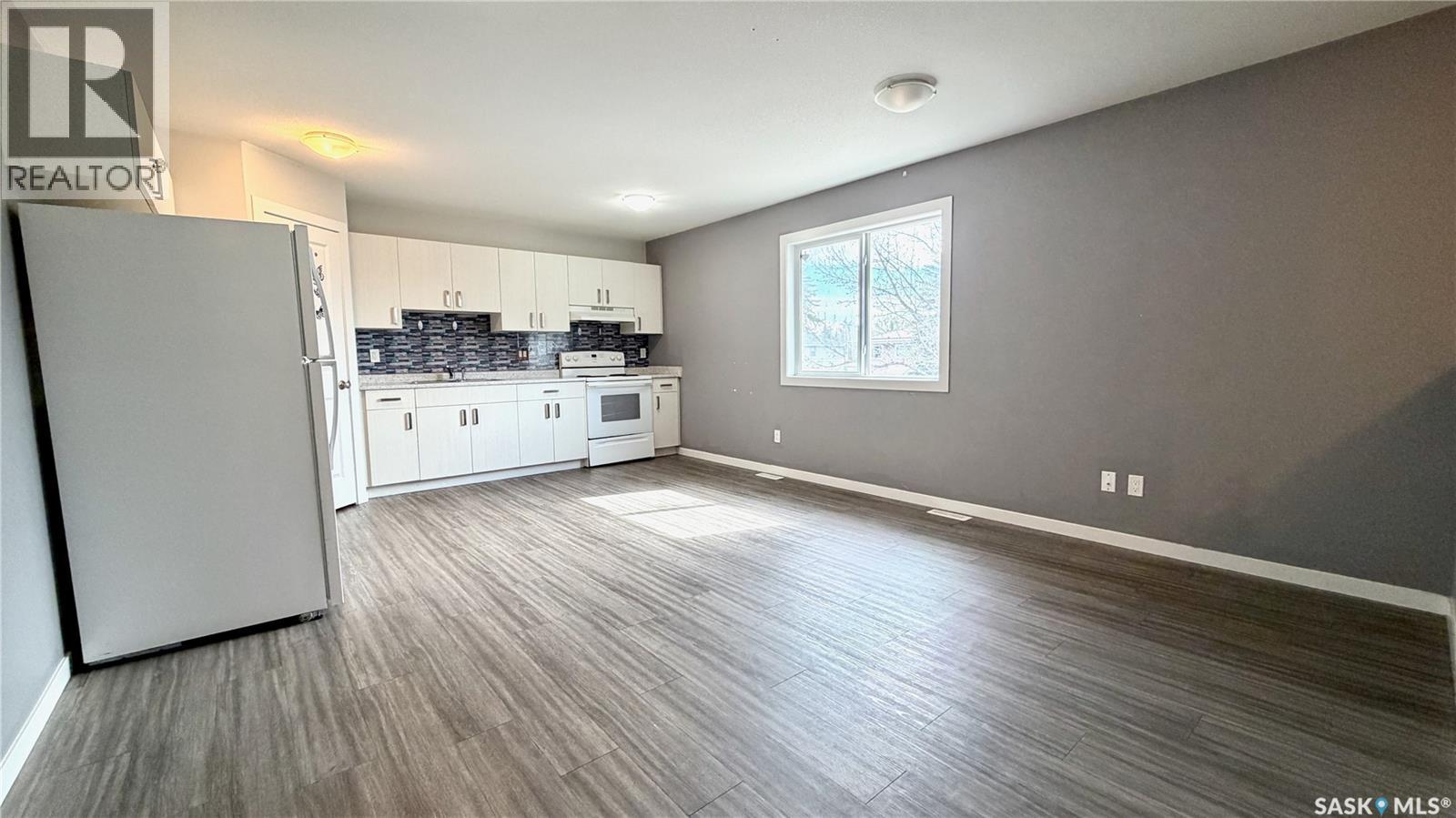 215 V Avenue N, Saskatoon, Saskatchewan  S7L 3E5 - Photo 4 - SK036552
