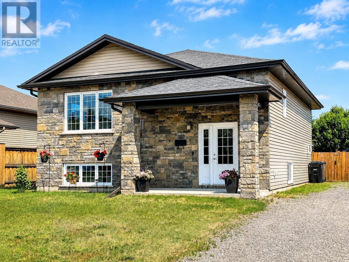287 Cougar CRES, Thunder Bay, Ontario