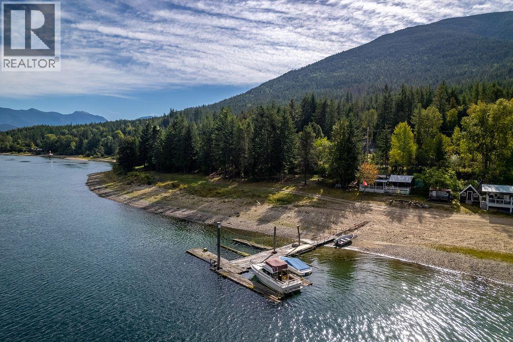 8275 East Procter Road, Procter, British Columbia  V0G 1C0 - Photo 20 - 10365994