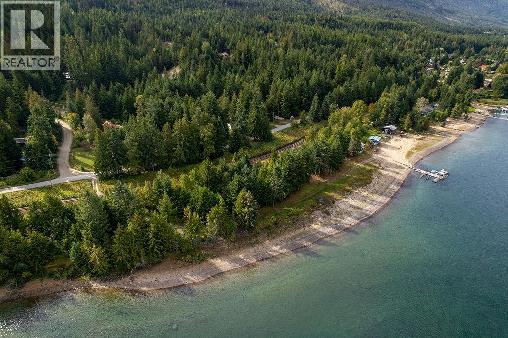 8275 East Procter Road, Procter, British Columbia