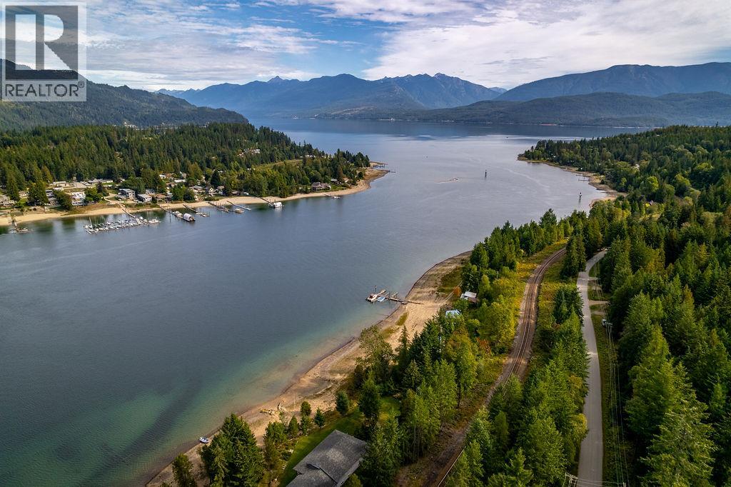 8275 East Procter Road, Procter, British Columbia  V0G 1C0 - Photo 30 - 10365994